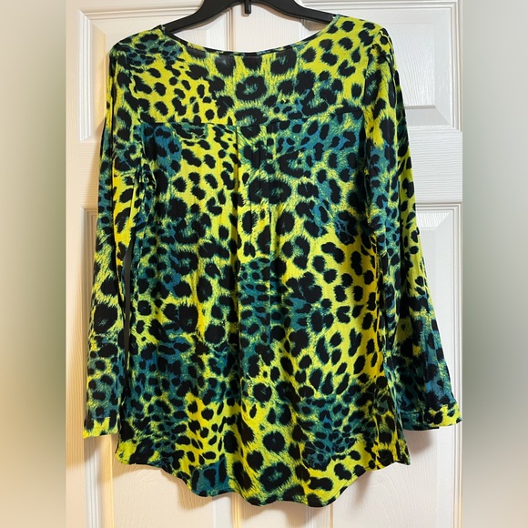 Suzanne Betro Women’s Animal Print Long Sleeves Tunic Size S NWT - Picture 6 of 11